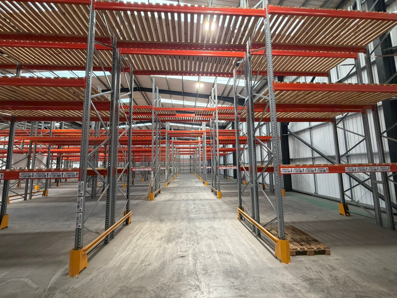 Pallet Racking and Decking Installation London Warehouse - Essex Pallet ...